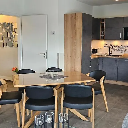 Park-apartment Scharmuetzelsee 10 *