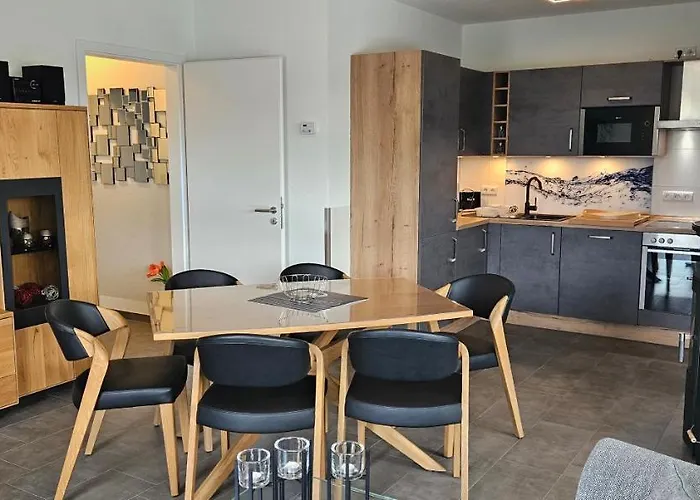 Park-apartment Scharmuetzelsee 10 *